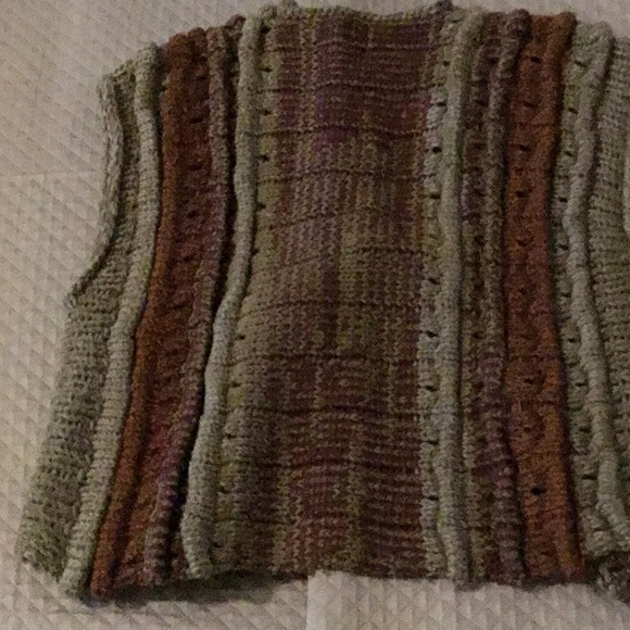 Multi color vest knitted made in Israel like new - Picture 2 of 2